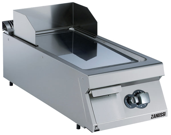 Zanussi EVO900 392053, 400mm Fry Top with Smooth Polished Chrome Sloped Plate