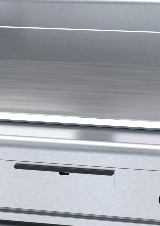 GP8910EC_RCLOSEUP_AN_HR.jpg