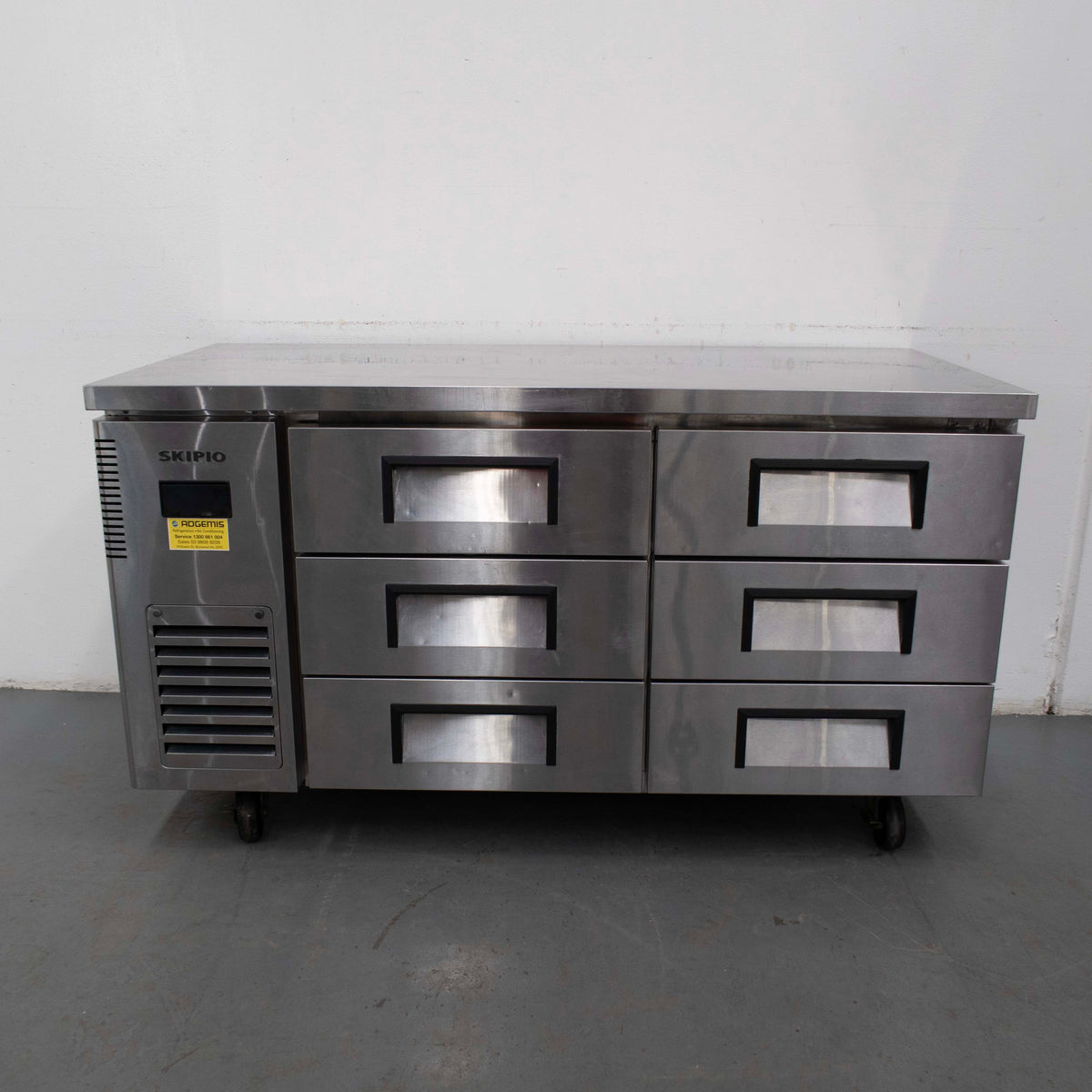 Skipio SUR15-3D-6 Undercounter Bench Fridge Draws